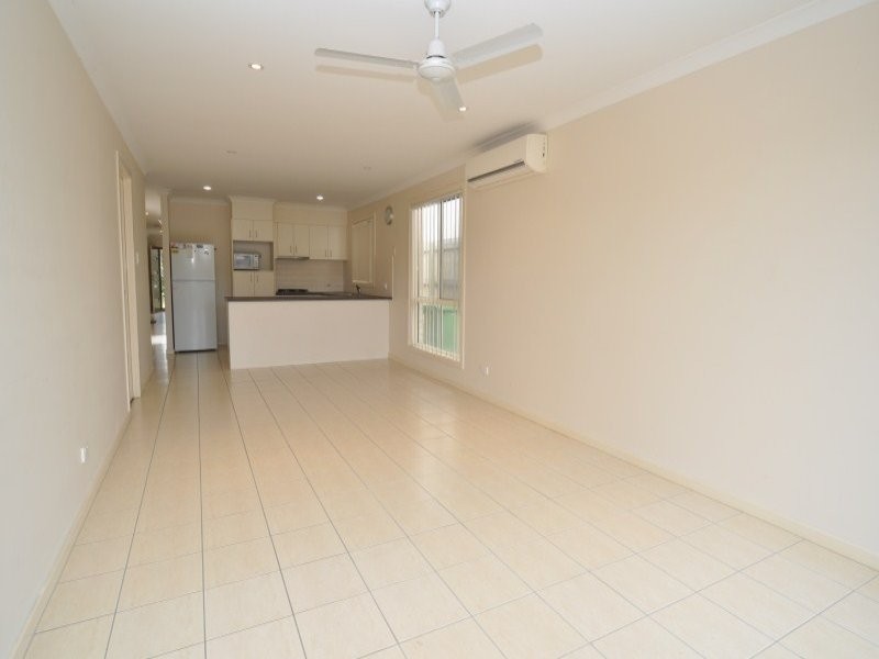 8 Silver Gull Street, Coomera QLD 4209