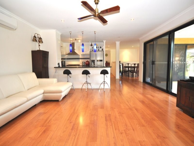 18 Fairbairn Court, Oxenford QLD 4210