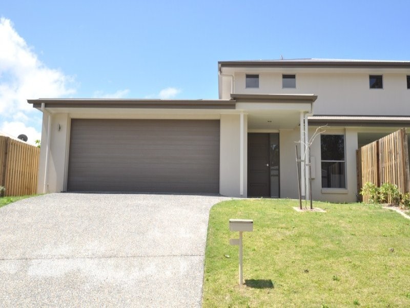 1/2 Lenton Street, Coomera QLD 4209