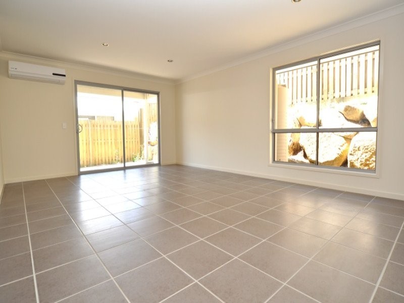 1/2 Lenton Street, Coomera QLD 4209