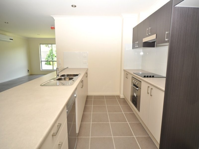 2/2 Lenton Street, Coomera QLD 4209