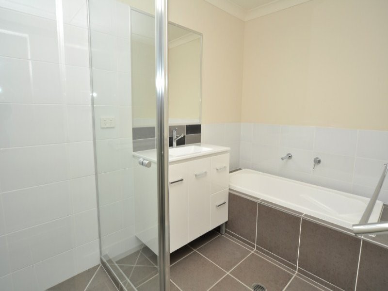 2/2 Lenton Street, Coomera QLD 4209