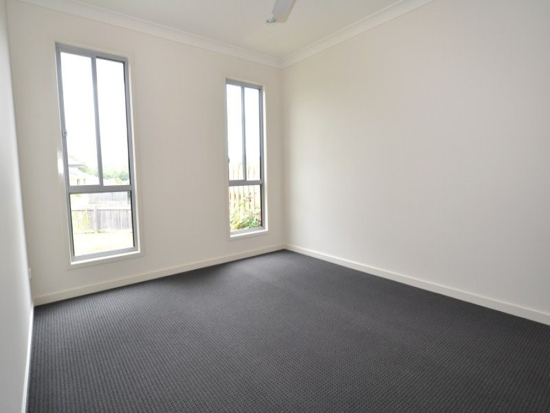 4 Reagan Close, Pimpama QLD 4209