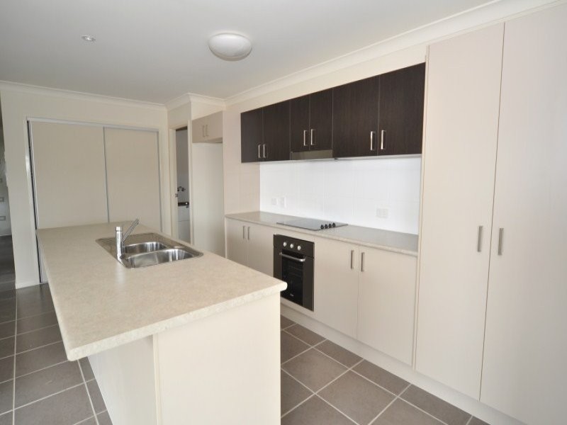 4 Reagan Close, Pimpama QLD 4209