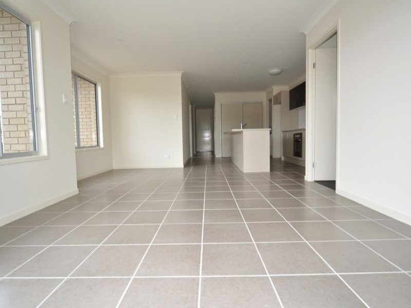 4 Reagan Close, Pimpama QLD 4209