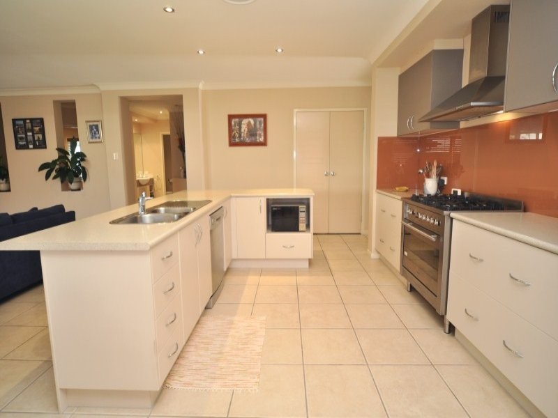 15 Oceanis Drive, Oxenford QLD 4210