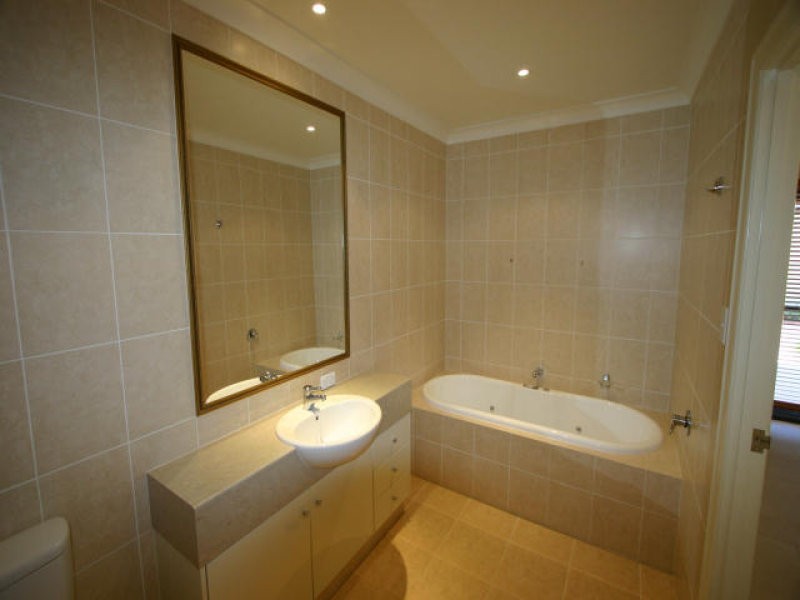 2020 Gracemere Gardens Circuit, Hope Island QLD 4212