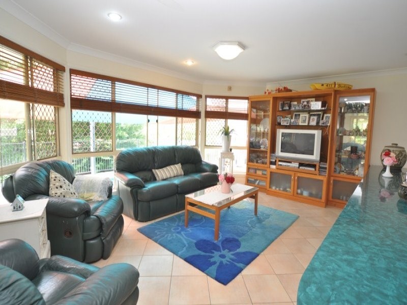 9 Oregon Way, Oxenford QLD 4210