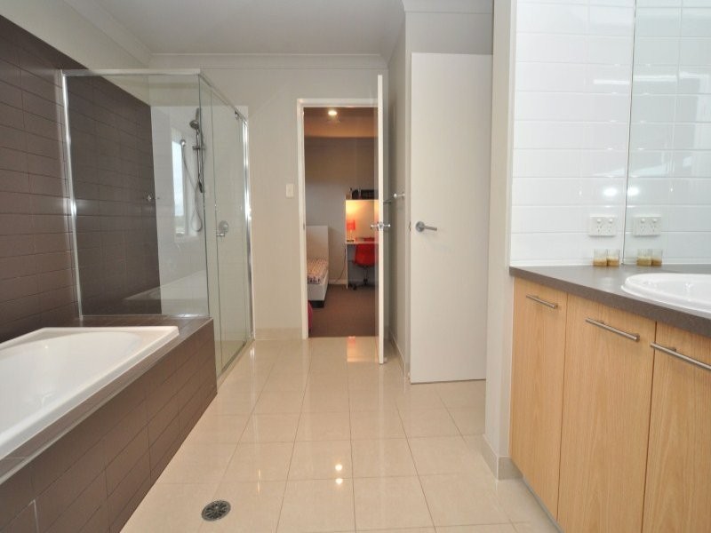 36 Temple Island Circuit, Oxenford QLD 4210