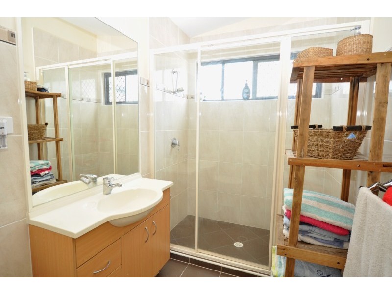 39 Midway Terrace, Pacific Pines QLD 4211