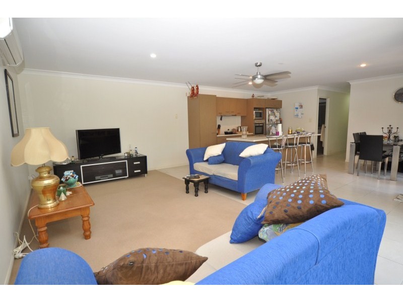 2/18 Pecan Drive, Upper Coomera QLD 4209