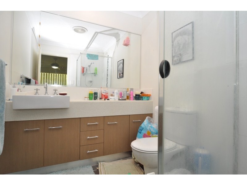 2/18 Pecan Drive, Upper Coomera QLD 4209