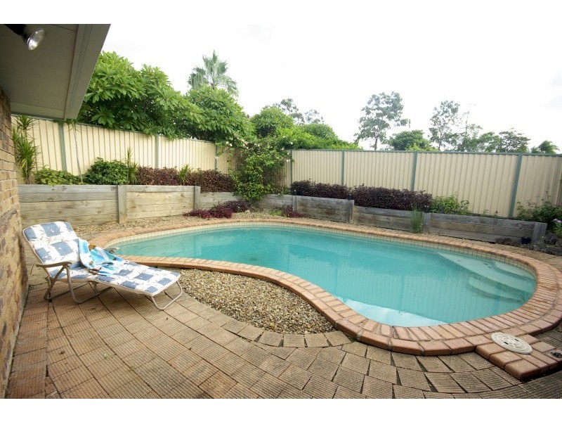 24 California Drive, Oxenford QLD 4210