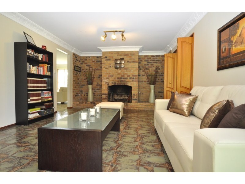 24 California Drive, Oxenford QLD 4210