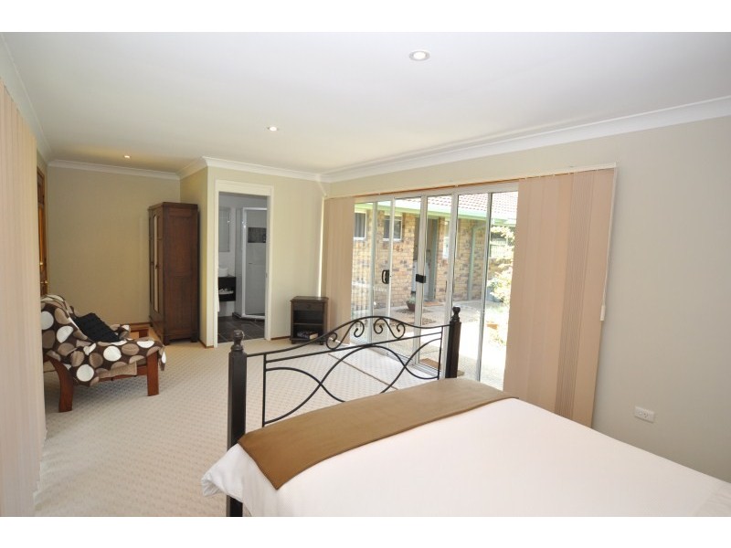 24 California Drive, Oxenford QLD 4210