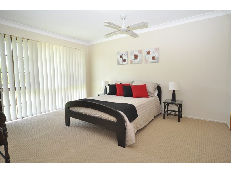 24 California Drive, Oxenford QLD 4210