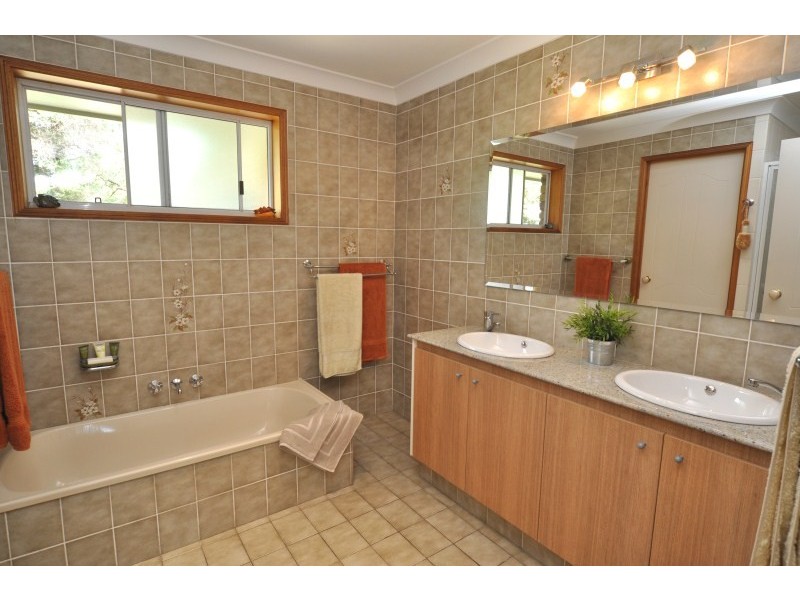 24 California Drive, Oxenford QLD 4210