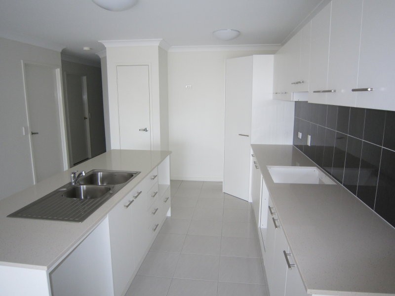 2/9 Jones Street, Coomera QLD 4209