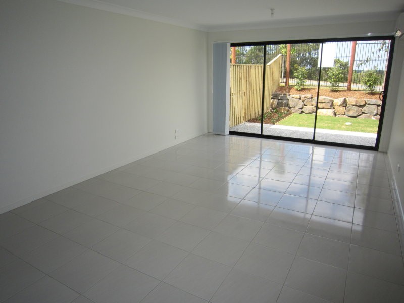 2/9 Jones Street, Coomera QLD 4209