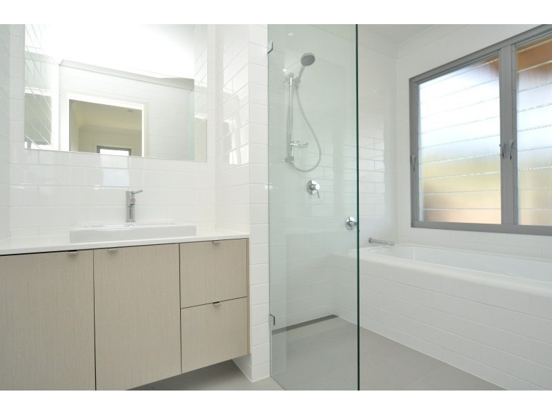 19 Harriet Lane, Oxenford QLD 4210