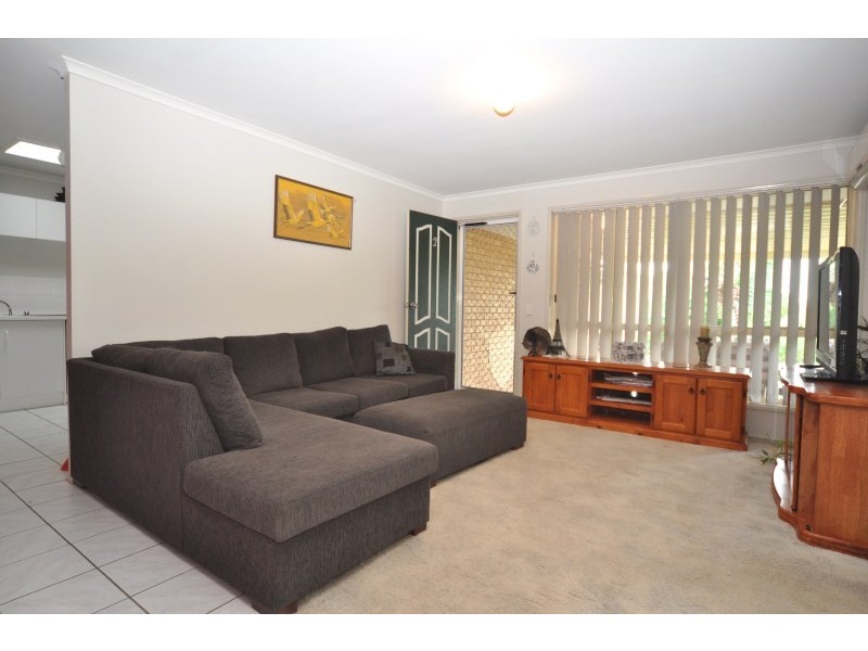 2/4 Hercule Court, Oxenford QLD 4210