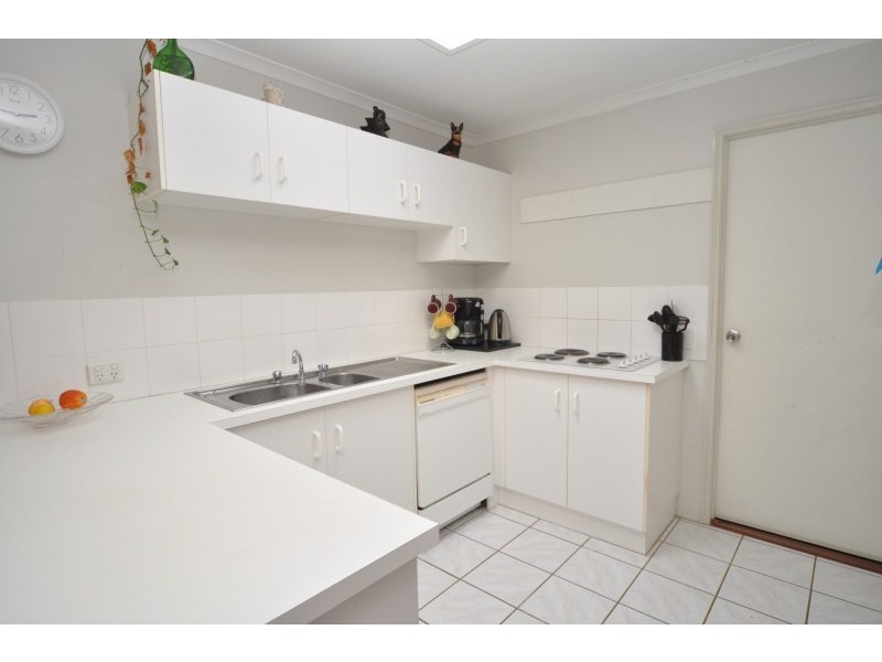 2/4 Hercule Court, Oxenford QLD 4210