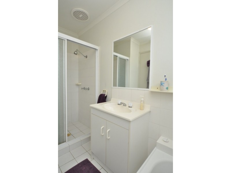 2/4 Hercule Court, Oxenford QLD 4210