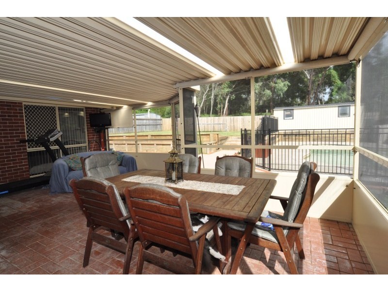 15 Gippsland Drive, Helensvale QLD 4212