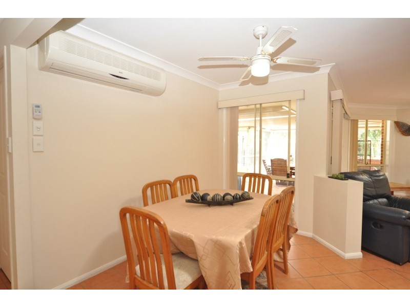 15 Gippsland Drive, Helensvale QLD 4212