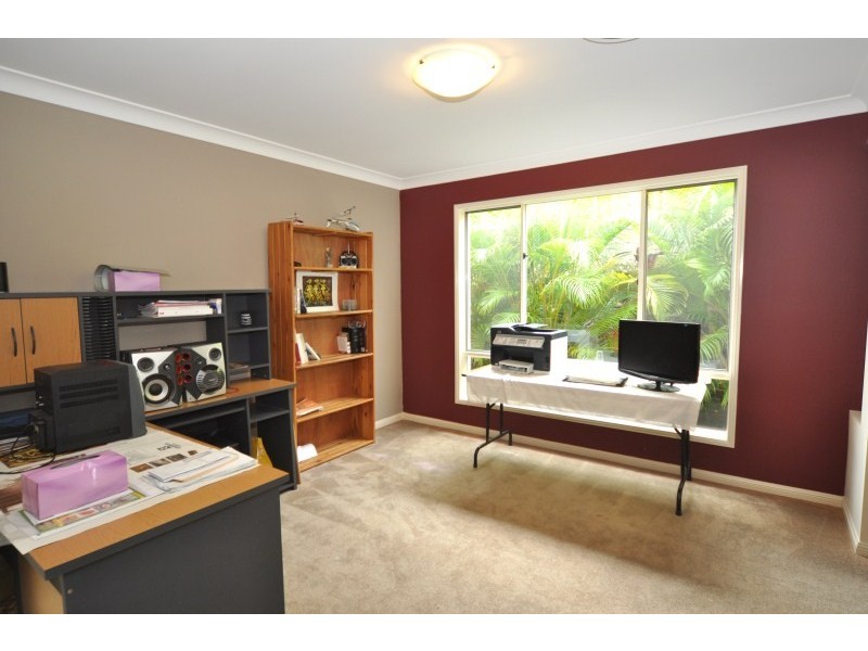 42 Salvado Drive, Pacific Pines QLD 4211