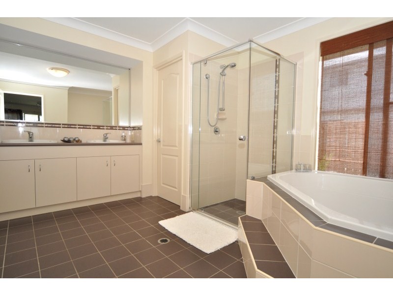 42 Salvado Drive, Pacific Pines QLD 4211