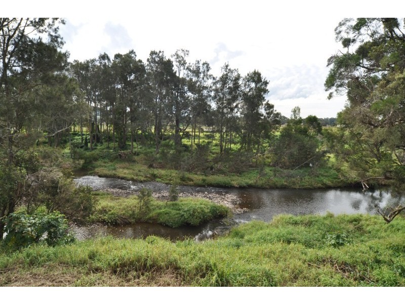 17 Silverpine Crescent, Oxenford QLD 4210