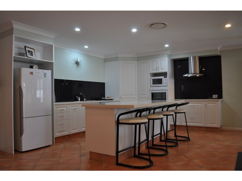 5 Orpington Court, Arundel QLD 4214