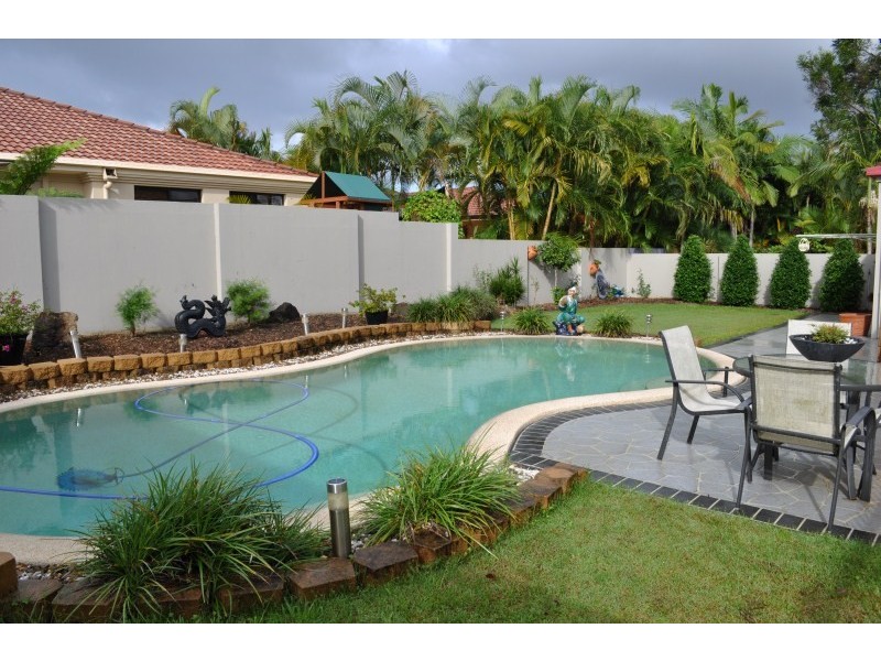 5 Orpington Court, Arundel QLD 4214