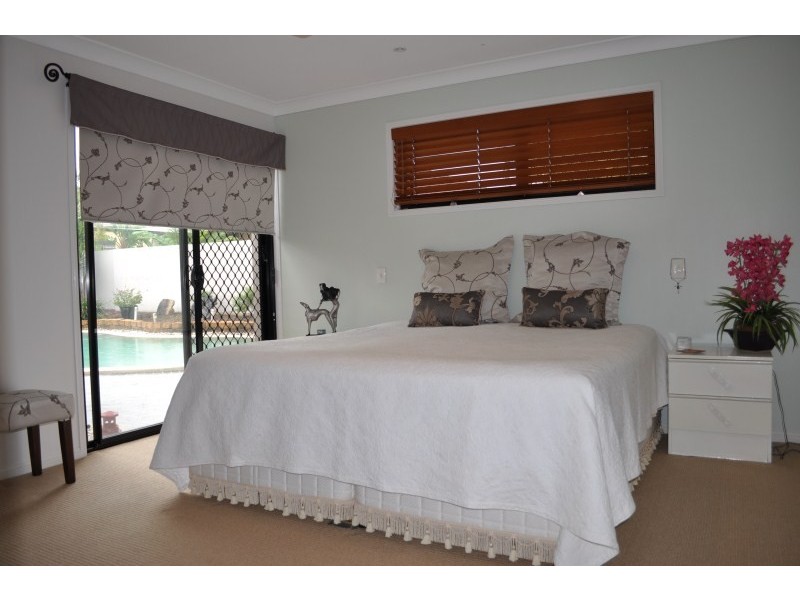 5 Orpington Court, Arundel QLD 4214