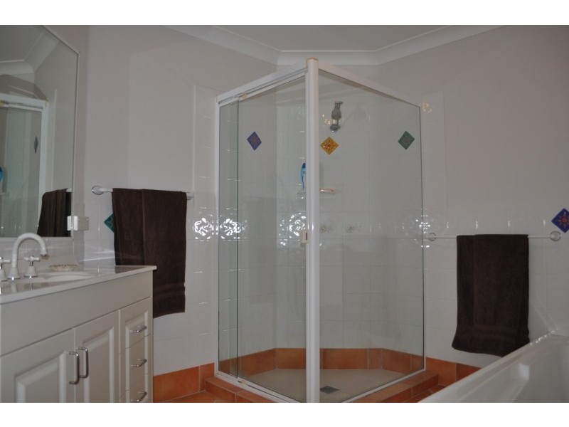 5 Orpington Court, Arundel QLD 4214