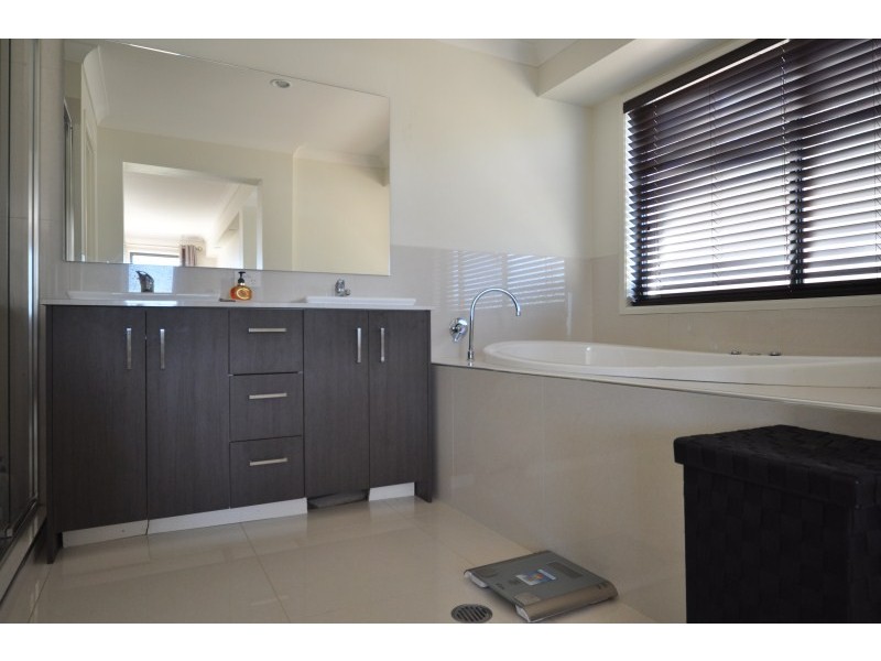 13 Isdell Court, Upper Coomera QLD 4209