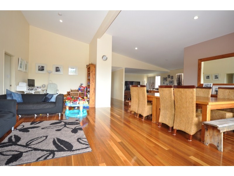 39 Midway Terrace, Pacific Pines QLD 4211