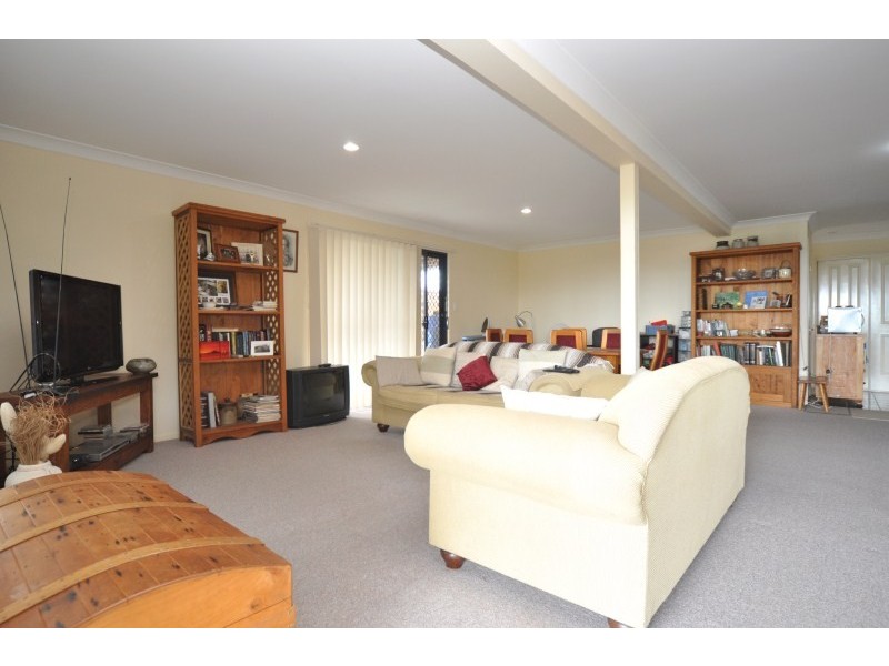 39 Midway Terrace, Pacific Pines QLD 4211