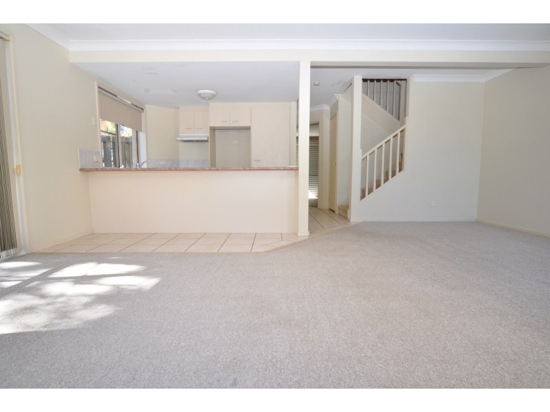 15/99 Greenacre Drive, Parkwood QLD 4214