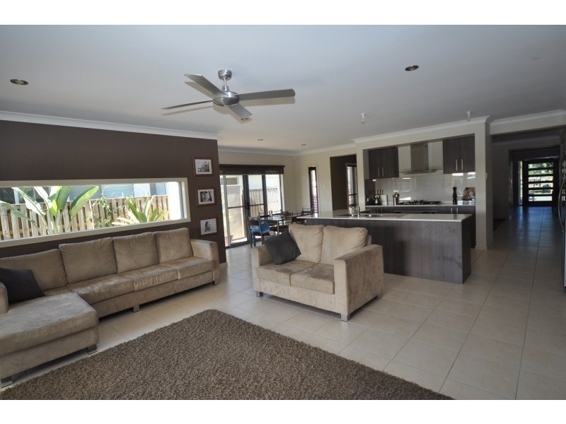 62/23 Drafters Crescent, Upper Coomera QLD 4209