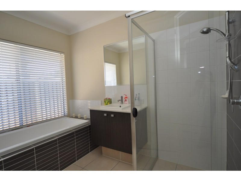 62/23 Drafters Crescent, Upper Coomera QLD 4209