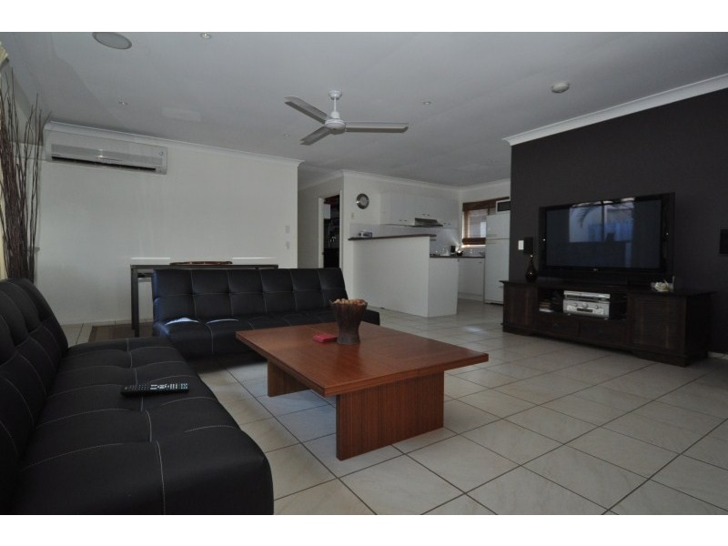 32 Serafina Drive, Helensvale QLD 4212