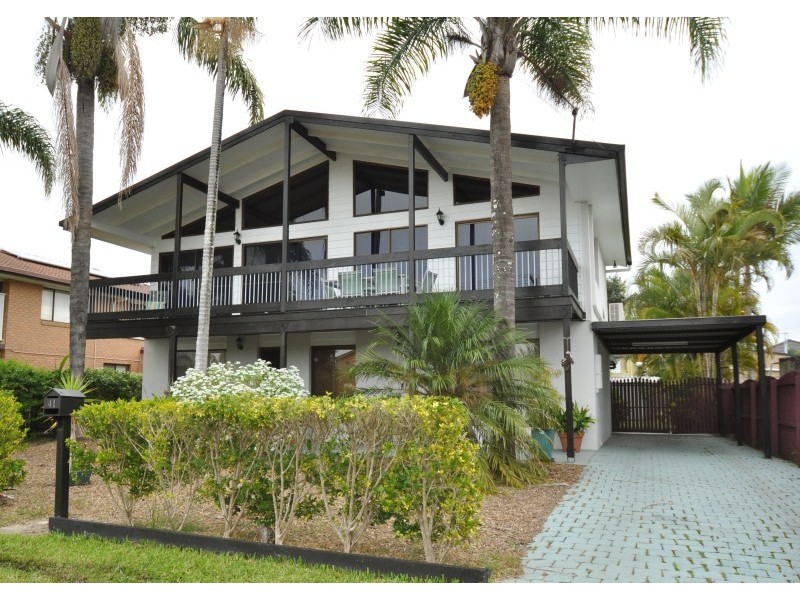 41 Warana Avenue, Steiglitz QLD 4207