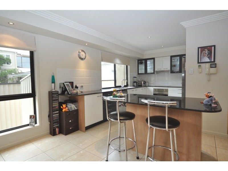 1/11 Broadwater Street, Runaway Bay QLD 4216