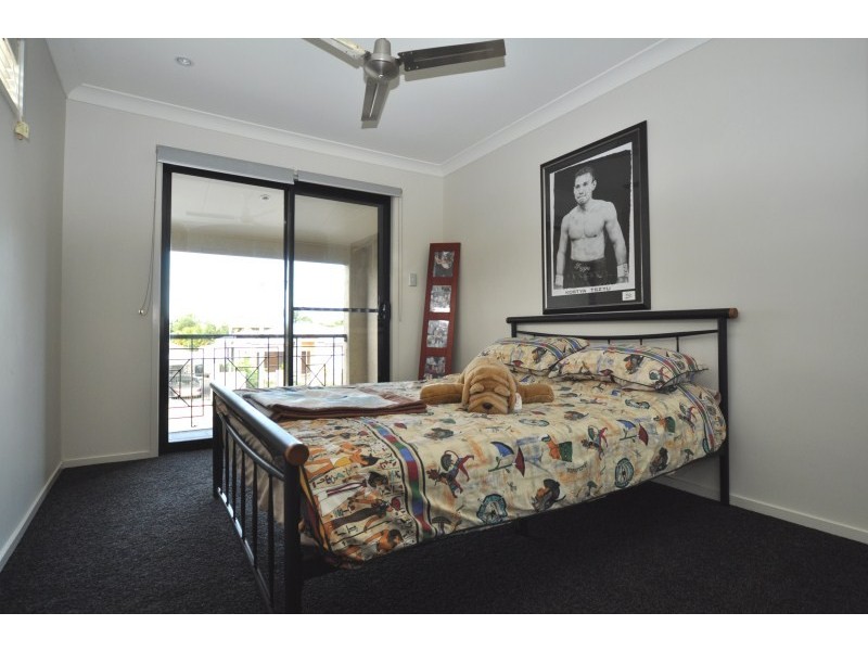 1/11 Broadwater Street, Runaway Bay QLD 4216