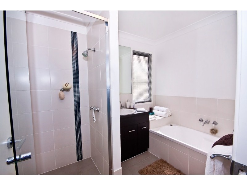 62 Cobb & Co Drive, Oxenford QLD 4210
