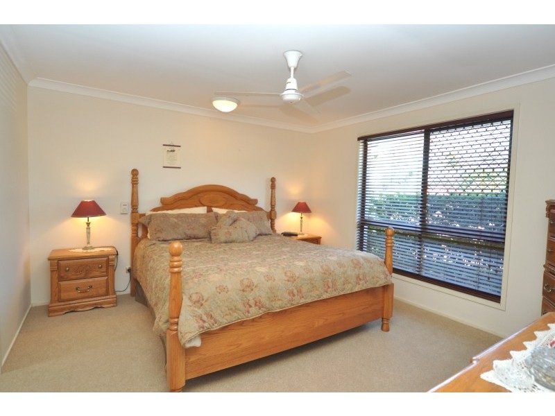 4 Narooma Place, Helensvale QLD 4212