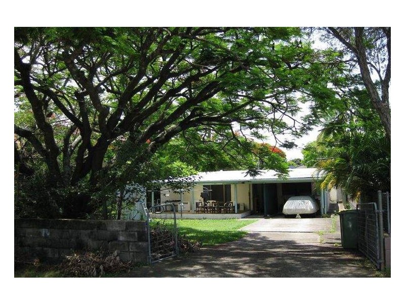 84 Central Street, Labrador QLD 4215