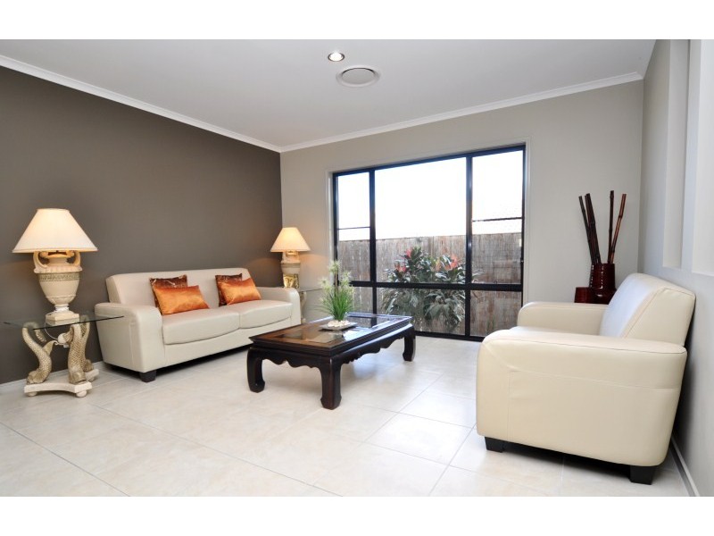 27 Treeline Circuit, Upper Coomera QLD 4209